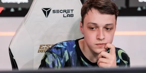 Hellscream апнул 16 тыс. MMR: «Обнуляйте ***»