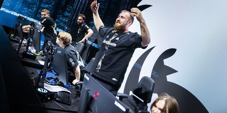 Kane о Team Spirit: «Все хотят играть на "рояле", а тащить его некому»