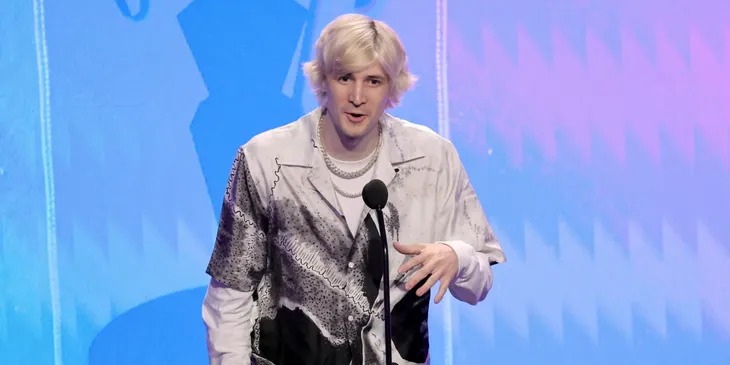 XQc: Kick вычисляет ботов и снижает доход стримеров, которые накручивают зрителей