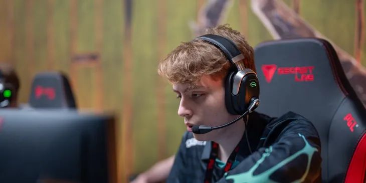 Повлияет ли потеря беспроигрышной серии на Aurora в матче с MOUZ на DreamLeague S28?