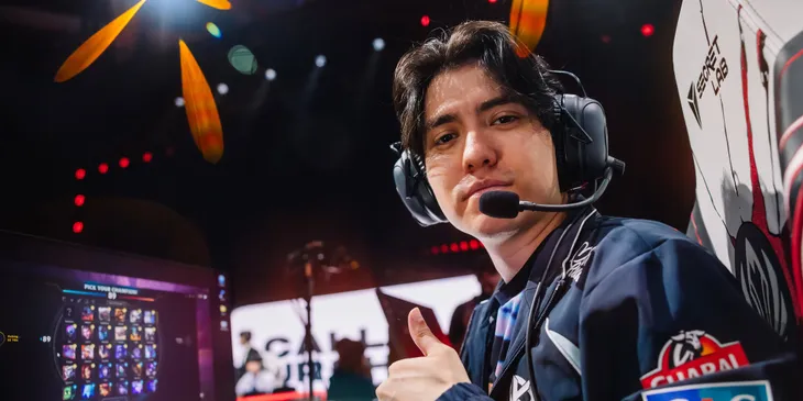 Karmine Corp победила MVK Esports и прошла в групповую стадию 2026 World Championship