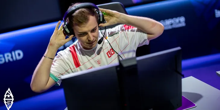 NS: «Любой чувак лучше TORONTOTOKYO играет на саппорте»