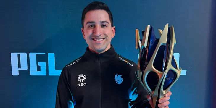 Team Falcons покинул аналитик