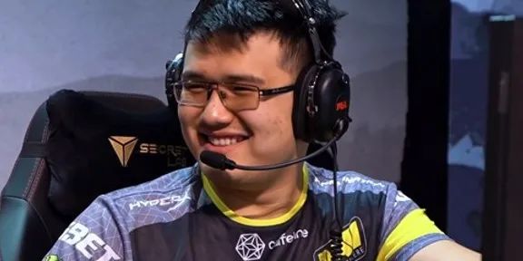 Natus Vincere прошли на BLAST Slam IV