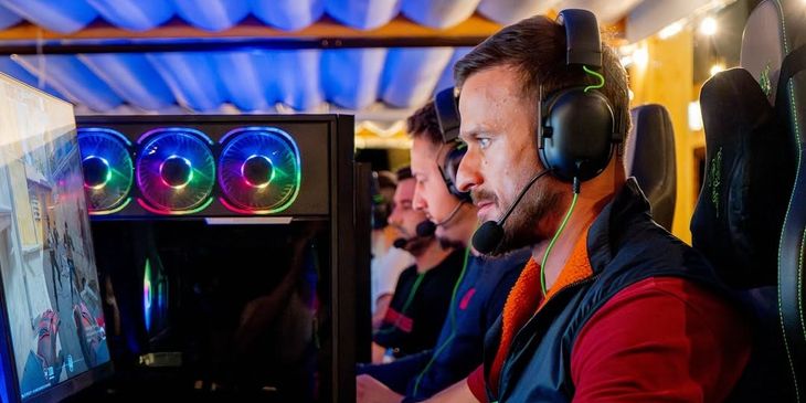 PashaBiceps — Snax: «Если ищешь снайпера, не забывай обо мне 💪»