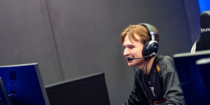Team Yandex обыграла 1w Team и прошла в плей-офф Esports World Cup 2026