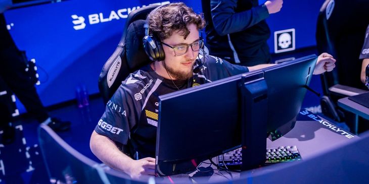 S1mple назвал ZywOo лучшим игроком на профессиональной сцене CS2 — он хочет сразиться с Vitality на мейджоре