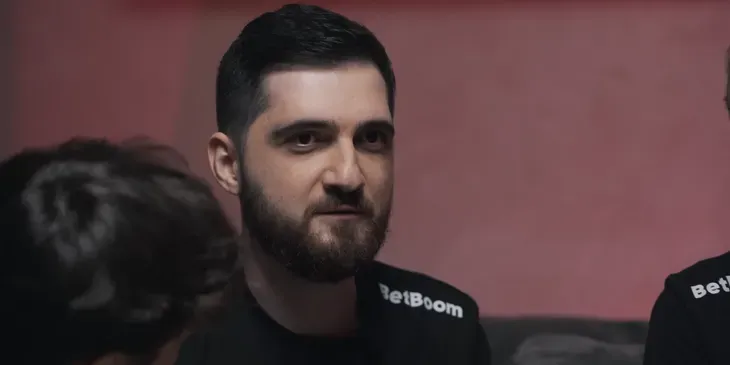 RodjER о выступлении за Virtus.pro: «Мы были сильной командой, и нам давали очень хорошие условия. А когда ты не сильная команда, то и условия у тебя не очень»