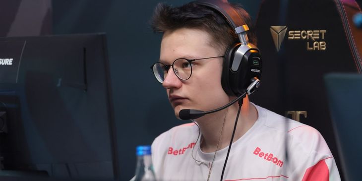 Kiritych после получения Immortal-предмета: «Yatoro, большое тебе спасибо! 😎😎😎»