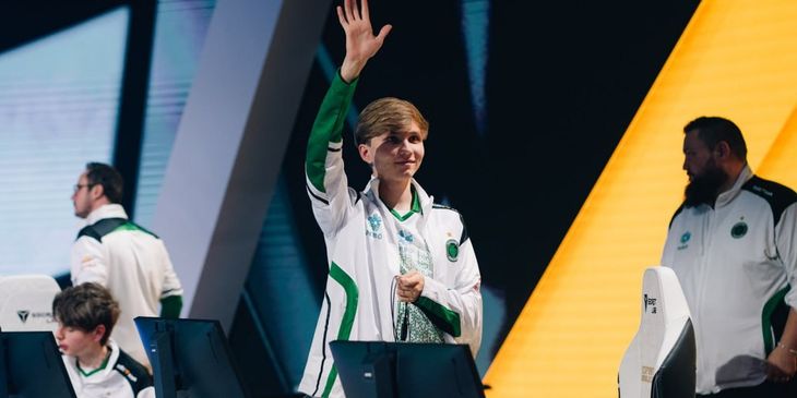 M0NESY скрафтил нож в CS2, который может стоить ₽800 тысяч