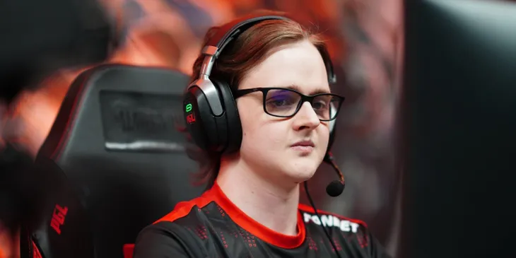 MOUZ прошла в плей-офф FISSURE Universe: Episode 2 победив BOOM Esports