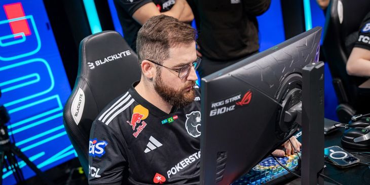 NAVI или FURIA Esports — кто покинет IEM Krakow 2026?