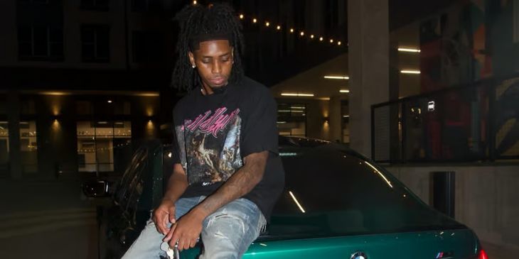 Два стримера получили баны на Twitch и Kick — они устроили ДТП во время уличной гонки друг против друга