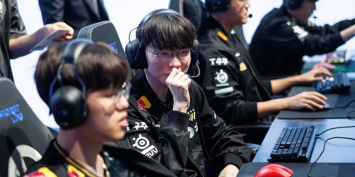 Стартовый матч Worlds 2025 обошел по онлайну финал The International 2025