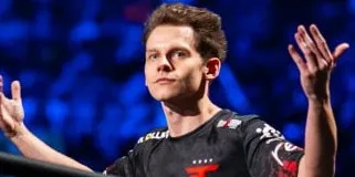 Frozen разбил бровь во время празднования Нового года