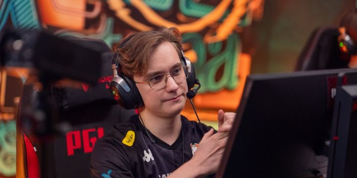 FL4MUS о выступлении за Virtus.pro: «Я не мог раскрыть свой потенциал, потому что играл не на своих позициях»