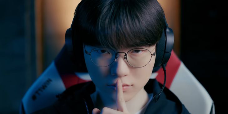 Faker, пятикратный чемпион мира по LoL, снялся в клипе популярного корейского бойз-бэнда Stray Kids