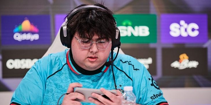 Virtus.pro, Aurora Gaming и Team Vitality прошли в плей-офф Esports World Cup 2026 по Honor of Kings