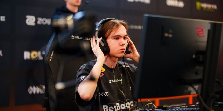 Donk пожаловался на тошноту и головную боль