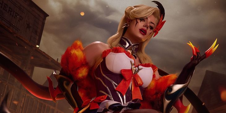 Опасная и сексуальная ковбой Эвелинн — косплей на героя League of Legends