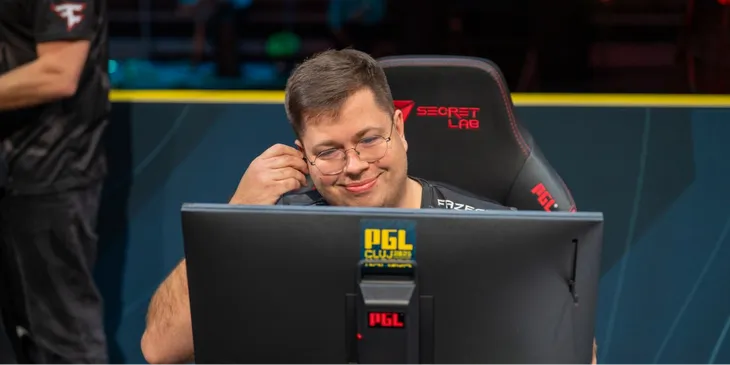 Сможет ли FaZe Clan обыграть Apogee Esports и выйти в плей-офф PGL Bucharest 2025?