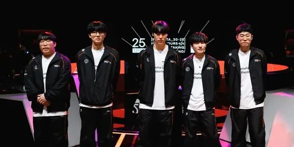 HLE и G2 вышли в плей-офф — итоги дня на Worlds 2025