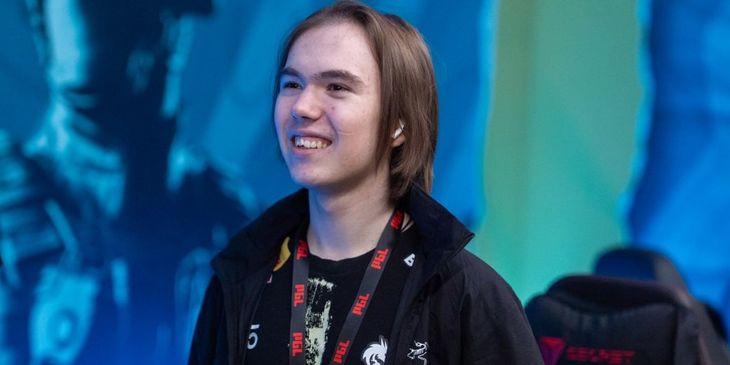 Клатч 1v5 от donk против Vitality стал лучшим хайлайтом в CS в 2025 году