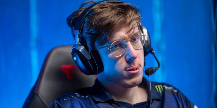 «Я решу проблемы Virtus.pro за пару секунд» — SabeRLighT- потроллил Daxak после того, как занял его место в VP
