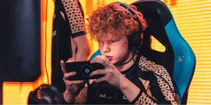 CYBERHERO назвала лучшие карты своего состава по Standoff 2