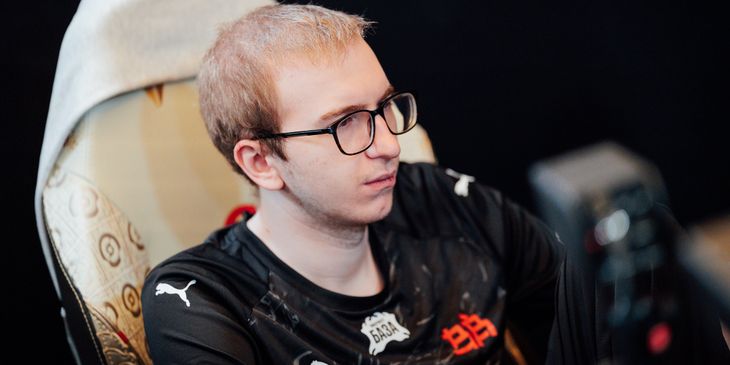 Gorgc показал прогноз на плей-офф TI15 — верит в ранний вылет BETBOOM Team и Team Yandex