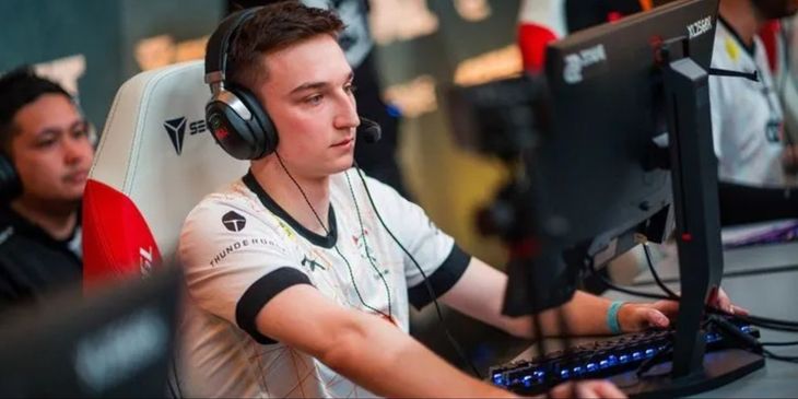 Микс fame и FL1T обыграл WW Team в квалификации на PGL Astana 2026