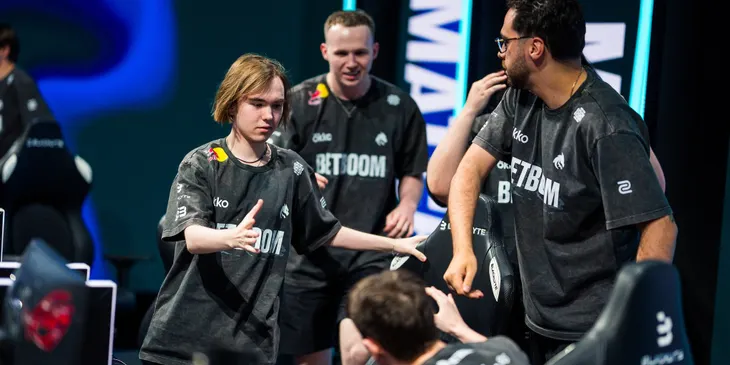 Team Spirit сыграет с Falcons, а PARIVISION встретится с Team Vitality в плей-офф на ESL Pro League Season 24