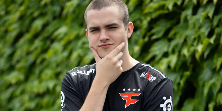 «Он отсосал» — broky о выступлении s1mple с FaZe Clan