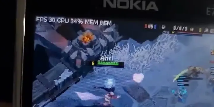 В League of Legends сыграли на Nokia E72