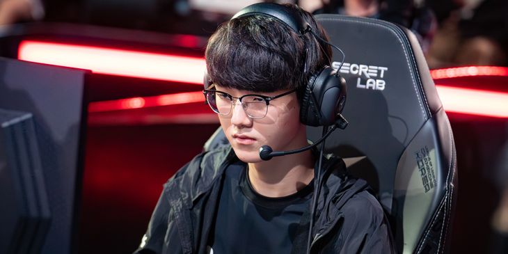 KT Rolster и Anyone's Legend вышли в плей-офф — итоги дня на Worlds 2025