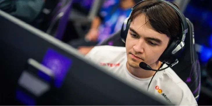 MieRo апнул 16 тыс. MMR