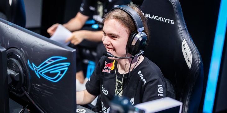 Team Spirit обошла MOUZ в рейтинге лучших команд мира от HLTV.org