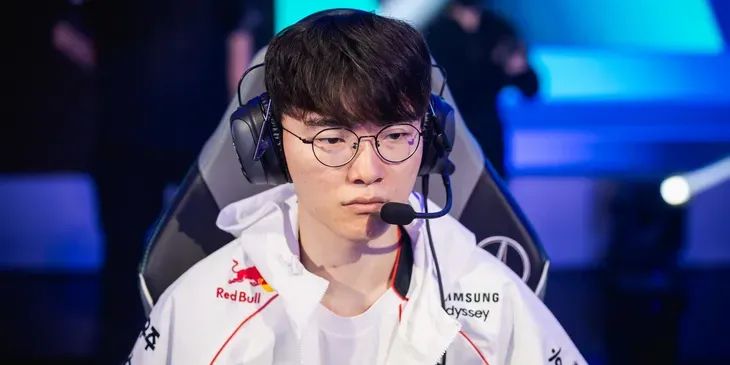 Faker снова в финале Worlds — T1 обыграла Top Esports