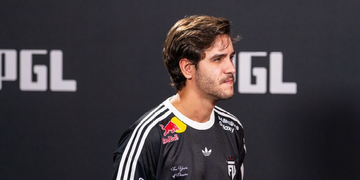 Тренер FUT Esports призвал Valve сделать исключение для SunPayus и apEX при выдаче стикеров на PGL Major Singapore 2026