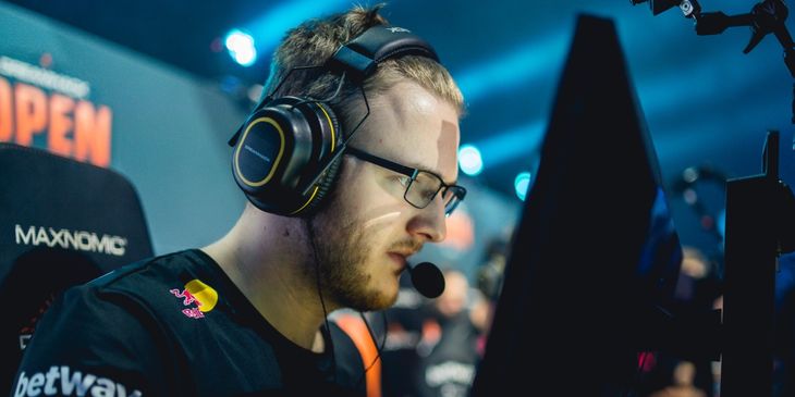 Smooya о PARIVISION: «S1mple однажды сказал: "Плохие вайбы не проигрывают матчи. Это делают плохие игроки"»