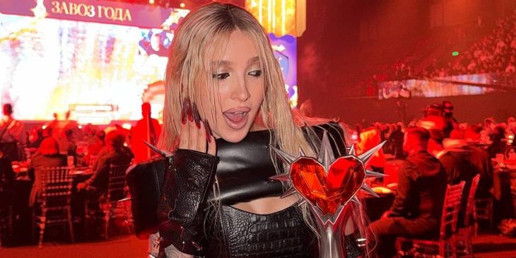 Gensyxa стала лучшей стримершей 2025 года на премии SLAY