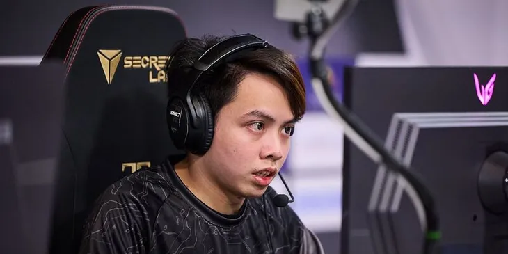 Natsumi покинул Talon Esports