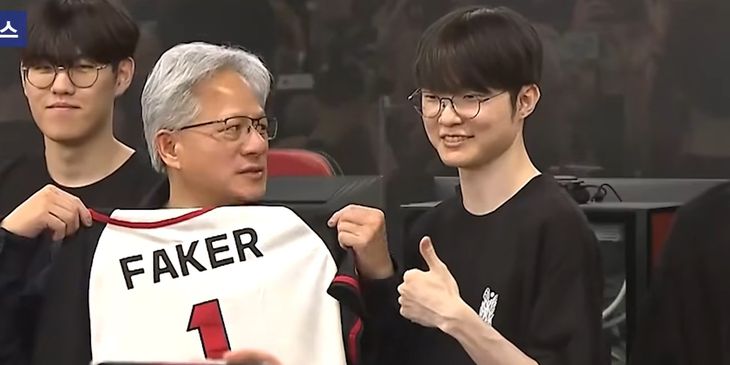 «Сыграем дуо?» Глава NVIDIA подарил Faker видеокарту и посетил офис T1