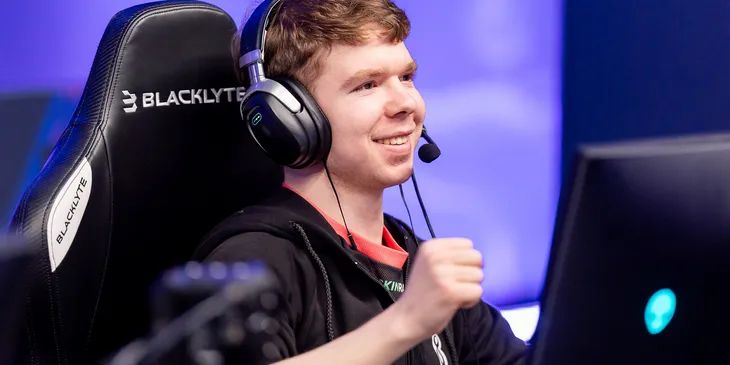 B8 Esports выставила headtr1ck на трансфер