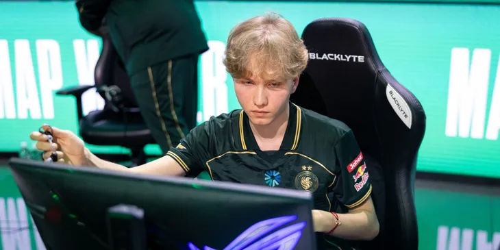 Team Falcons обыграла 9z Team и вышла в плей-офф Thunderpick World Championship 2026