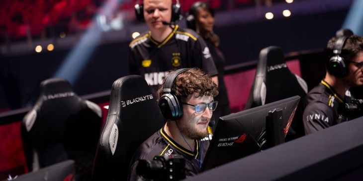 Team Vitality проиграла B8 Esports на EWC 2026