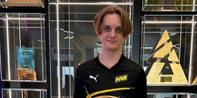 16-летний мидер NAVI J после победы над Falcons: «Mid diff?»