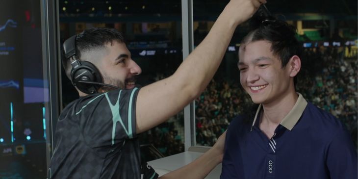 MAJ3R в прямом эфире подстриг казахского кастера PGL Astana 2026, проигравшего спор о проходе Aurora в плей-офф