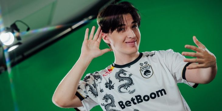 Collapse об увлечении TORONTOTOKYO спортом: «Чем больше вес на штанге, тем тяжелее Аегис»