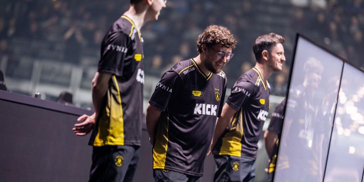 ZywOo назвал команды, которые могут навязать борьбу Vitality